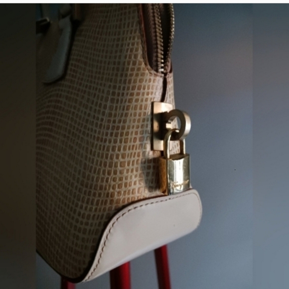 Salvatore Ferragamo Vintage Shoulder Bag - Picture 7 of 14